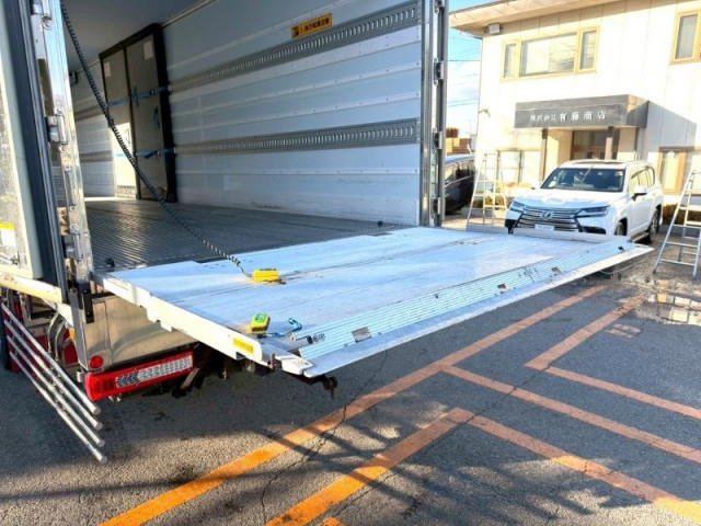 UDトラックス（日産） クオン 大型 冷蔵冷凍バン 2PG-CD5CA(98134) 5枚目