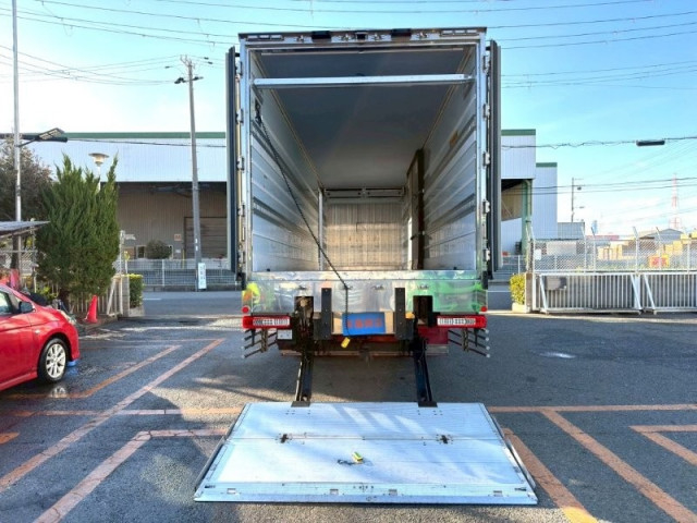 UDトラックス（日産） クオン 大型 冷蔵冷凍バン 2PG-CD5CA(98134) 7枚目