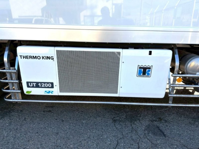 UDトラックス（日産） クオン 大型 冷蔵冷凍バン 2PG-CD5CA(98134) 14枚目