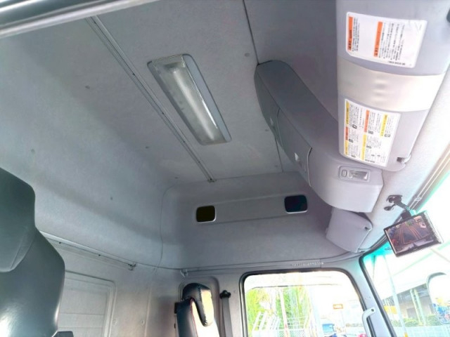 UDトラックス（日産） クオン 大型 冷蔵冷凍バン 2PG-CD5CA(98134) 26枚目