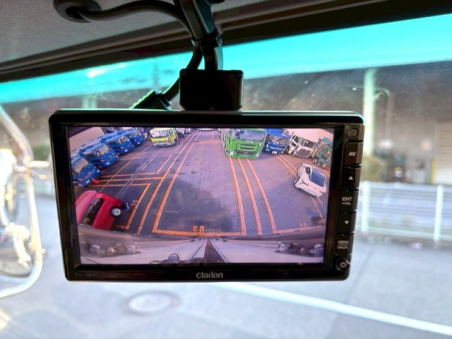 UDトラックス（日産） クオン 大型 冷蔵冷凍バン 2PG-CD5CA(98134) 27枚目