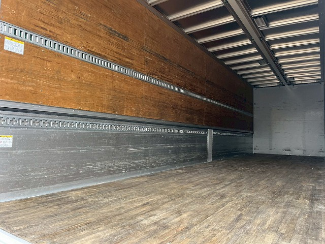 UDトラックス（日産） クオン 大型 ウィング 2PG-CG5CA(98138) 15枚目