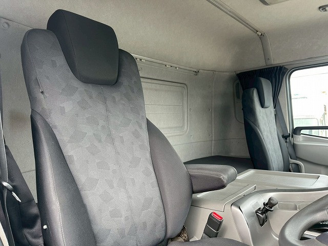 UDトラックス（日産） クオン 大型 ウィング 2PG-CG5CA(98138) 20枚目