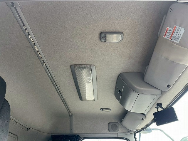 UDトラックス（日産） クオン 大型 ウィング 2PG-CG5CA(98138) 21枚目