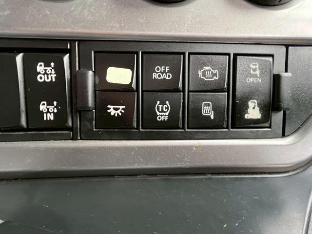 UDトラックス（日産） クオン 大型 ウィング 2PG-CG5CA(98138) 29枚目