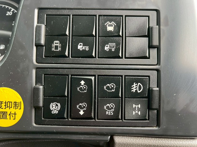 UDトラックス（日産） クオン 大型 ウィング 2PG-CG5CA(98138) 31枚目