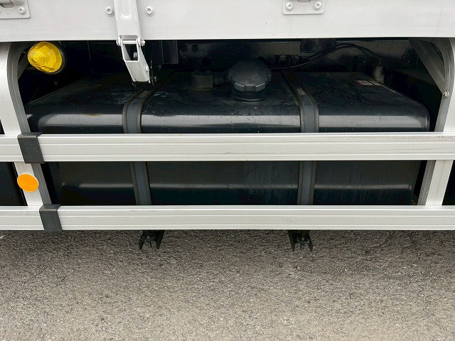 UDトラックス（日産） クオン 大型 ウィング 2PG-CG5CA(98138) 37枚目