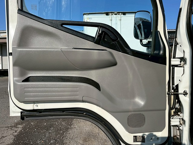 三菱ふそう キャンター 小型 冷蔵冷凍バン TPG-FBA50(98140) 23枚目