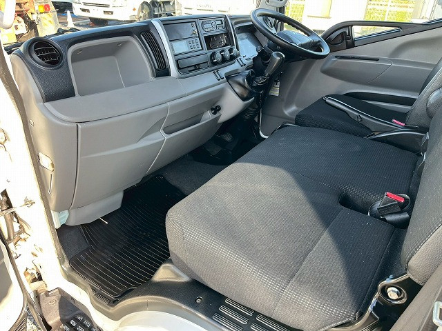 三菱ふそう キャンター 小型 冷蔵冷凍バン TPG-FBA50(98140) 24枚目