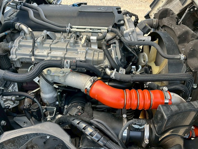 三菱ふそう キャンター 小型 冷蔵冷凍バン TPG-FBA50(98140) 40枚目