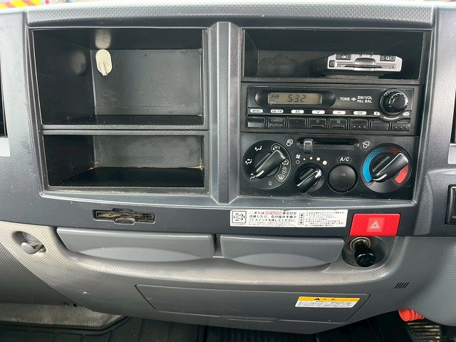 いすゞ エルフ 小型 平ボディ BDG-NKR85A(98143) 29枚目