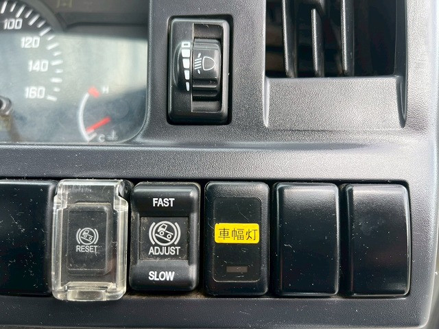 いすゞ エルフ 小型 平ボディ BDG-NKR85A(98143) 31枚目