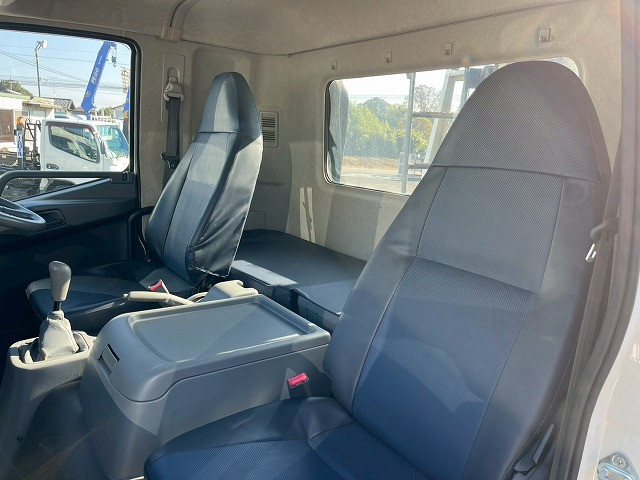 三菱ふそう ファイター 中型 平ボディ（クレーン付） PDG-FK61F(98150) 29枚目