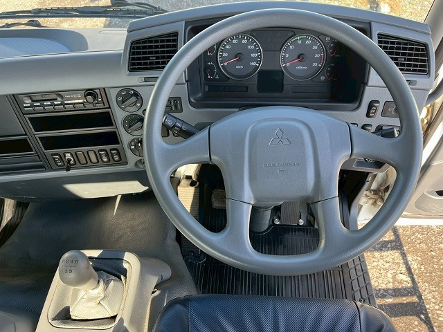 三菱ふそう ファイター 中型 平ボディ（クレーン付） PDG-FK61F(98150) 31枚目