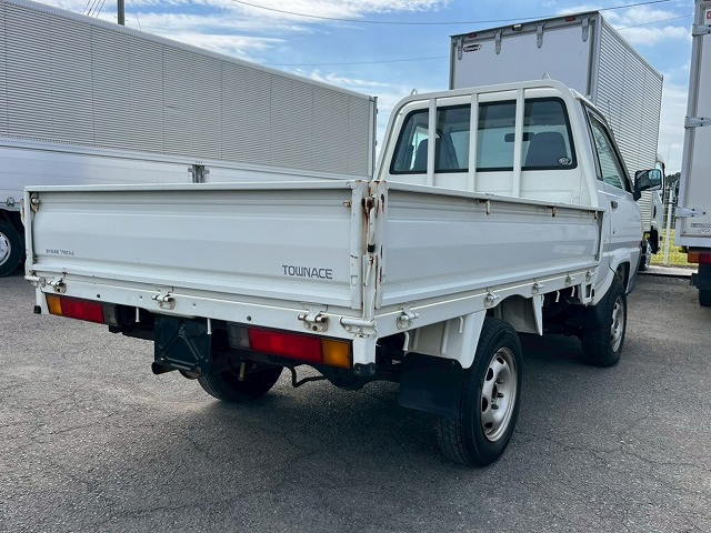 トヨタ タウンエース 小型 平ボディ GK-KM80(98155) 6枚目