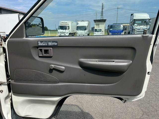 トヨタ タウンエース 小型 平ボディ GK-KM80(98155) 15枚目