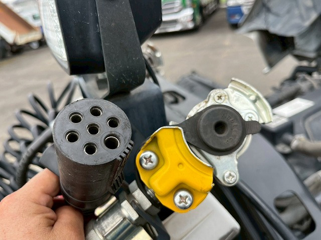 UDトラックス（日産） クオン 大型 トラクタ 2PG-GK5AAB(98159) 15枚目