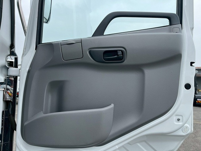 UDトラックス（日産） クオン 大型 トラクタ 2PG-GK5AAB(98159) 17枚目