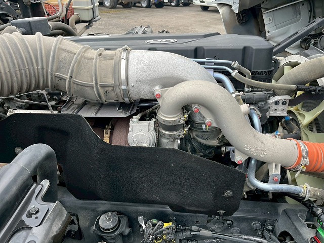 UDトラックス（日産） クオン 大型 トラクタ 2PG-GK5AAB(98159) 36枚目