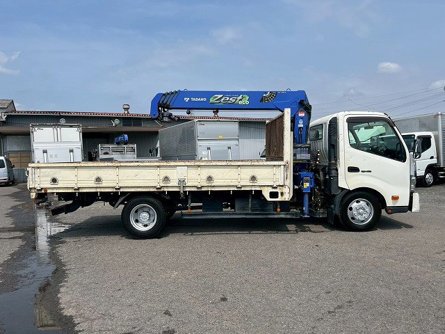 日野 デュトロ 小型 平ボディ（クレーン付） TKG-XZU720M(98163) 5枚目