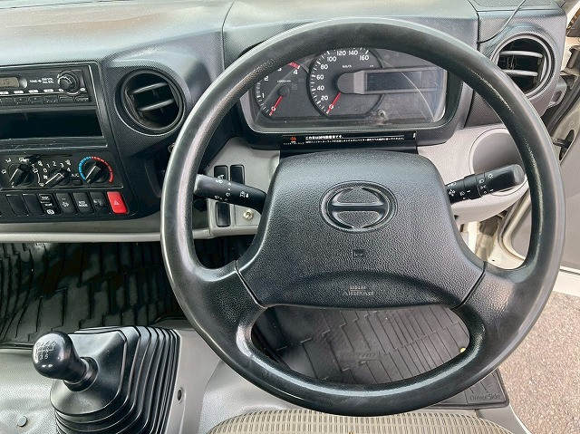 日野 デュトロ 小型 平ボディ（クレーン付） TKG-XZU720M(98163) 31枚目