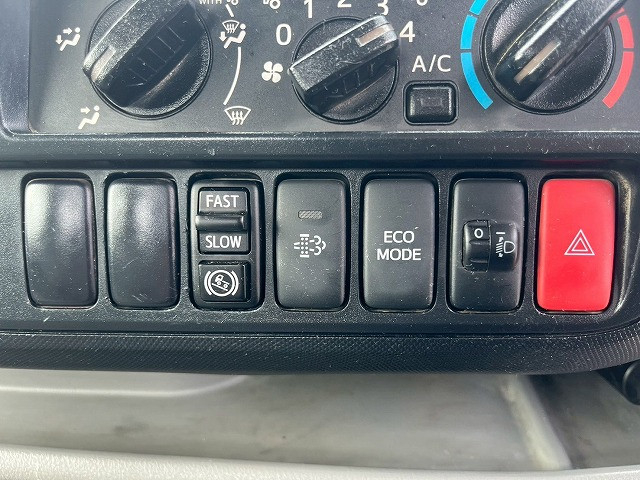 日野 デュトロ 小型 平ボディ（クレーン付） TKG-XZU720M(98163) 35枚目