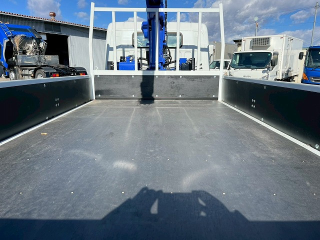 三菱ふそう キャンター 小型 平ボディ（クレーン付） 2RG-FEB80(98168) 10枚目