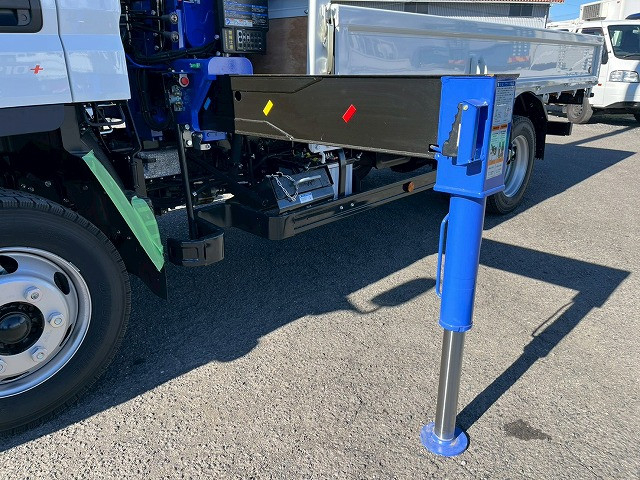 三菱ふそう キャンター 小型 平ボディ（クレーン付） 2RG-FEB80(98168) 16枚目