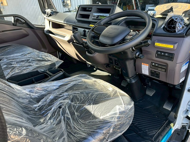 三菱ふそう キャンター 小型 平ボディ（クレーン付） 2RG-FEB80(98168) 21枚目