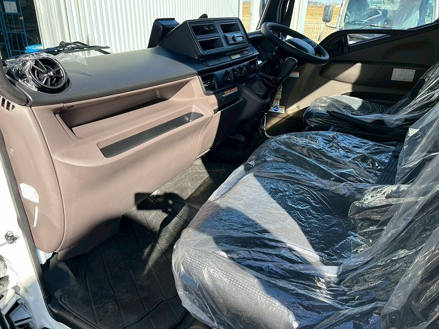 三菱ふそう キャンター 小型 平ボディ（クレーン付） 2RG-FEB80(98168) 25枚目