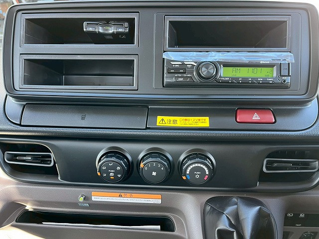 三菱ふそう キャンター 小型 平ボディ（クレーン付） 2RG-FEB80(98168) 30枚目