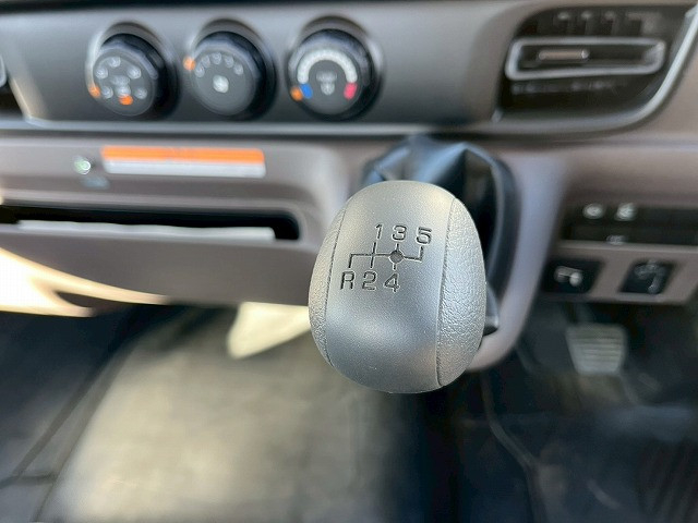 三菱ふそう キャンター 小型 平ボディ（クレーン付） 2RG-FEB80(98168) 35枚目