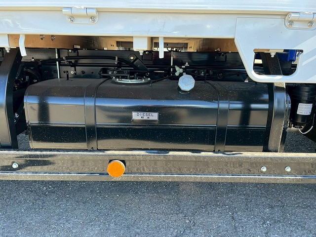 三菱ふそう キャンター 小型 平ボディ（クレーン付） 2RG-FEB80(98168) 37枚目