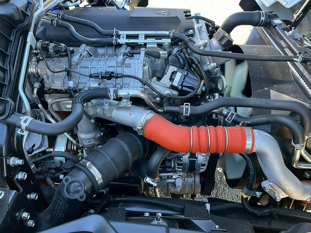 三菱ふそう キャンター 小型 平ボディ（クレーン付） 2RG-FEB80(98168) 41枚目