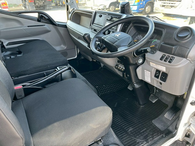 三菱ふそう キャンター 小型 バン 2PG-FEB50(98171) 22枚目