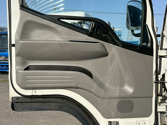三菱ふそう キャンター 小型 バン 2PG-FEB50(98171) 25枚目