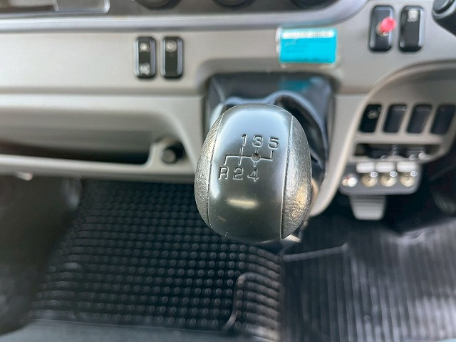 三菱ふそう キャンター 小型 バン 2PG-FEB50(98171) 37枚目