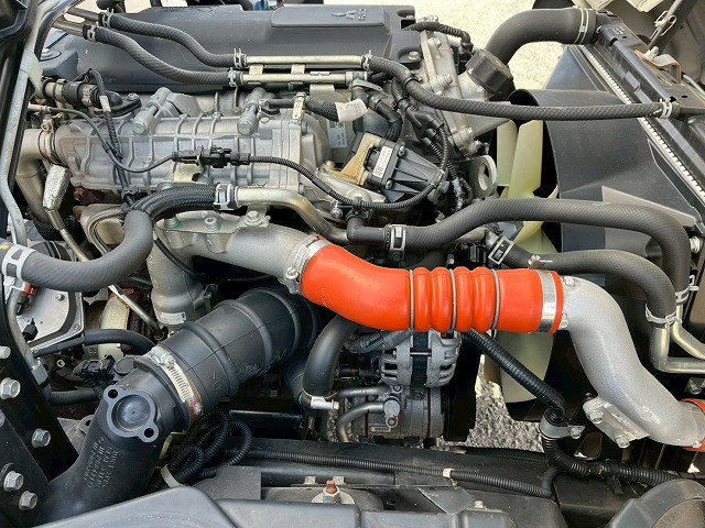 三菱ふそう キャンター 小型 バン 2PG-FEB50(98171) 42枚目