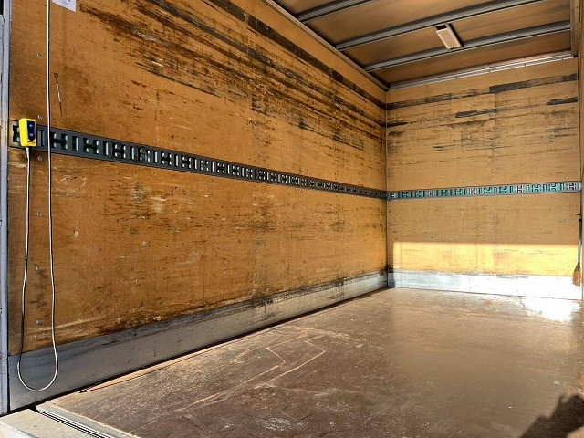 三菱ふそう キャンター 小型 バン TPG-FEA50(98173) 13枚目