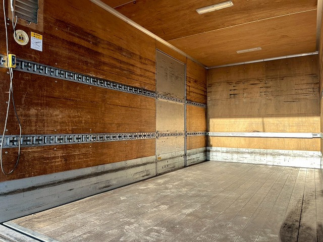 日野 デュトロ 小型 バン TKG-XZU710M(98177) 14枚目