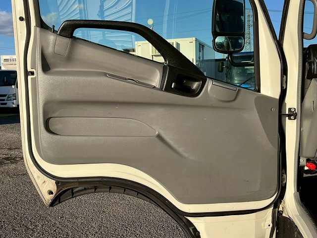 日野 デュトロ 小型 バン TKG-XZU710M(98177) 26枚目