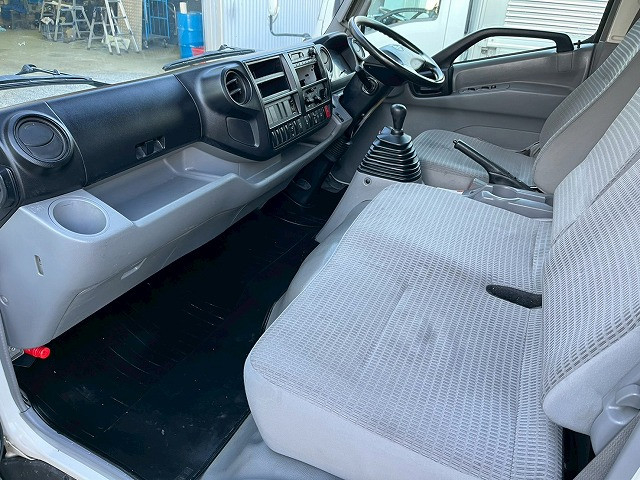 日野 デュトロ 小型 バン TKG-XZU710M(98177) 27枚目