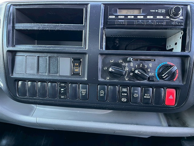 日野 デュトロ 小型 バン TKG-XZU710M(98177) 32枚目