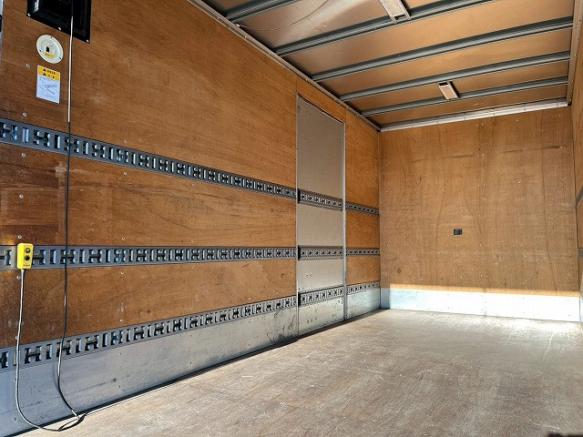 三菱ふそう キャンター 小型 バン TKG-FEB50(98180) 14枚目