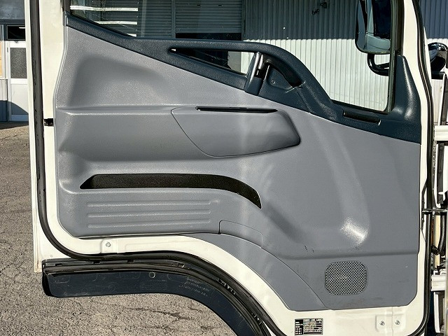 三菱ふそう キャンター 小型 バン TKG-FEB50(98180) 24枚目