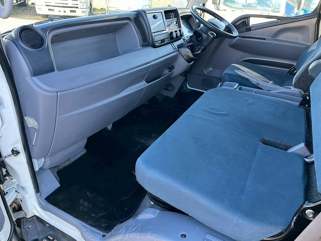 三菱ふそう キャンター 小型 バン TKG-FEB50(98180) 25枚目