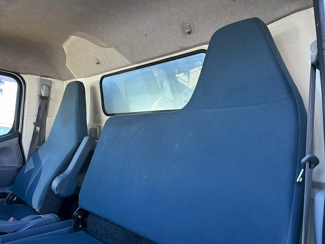 三菱ふそう キャンター 小型 バン TKG-FEB50(98180) 26枚目