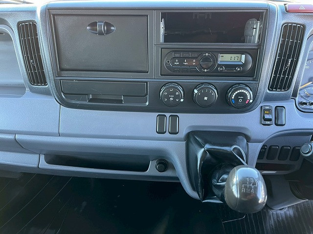 三菱ふそう キャンター 小型 バン TKG-FEB50(98180) 30枚目