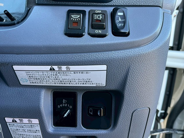 三菱ふそう キャンター 小型 バン TKG-FEB50(98180) 33枚目