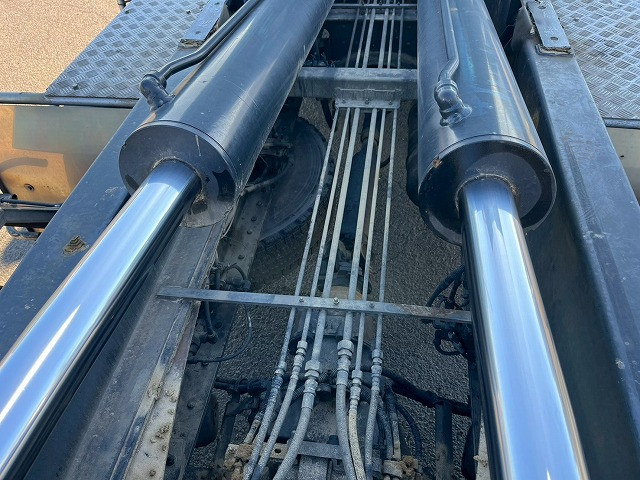 いすゞ ギガ 大型 コンテナ専用車 QKG-CYZ77AM(98182) 10枚目